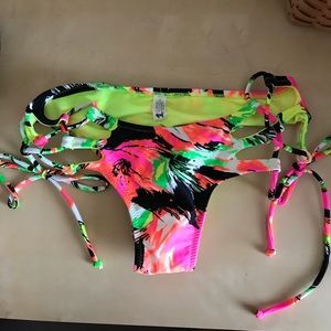 NWT Bikini Set (both bottom and top)